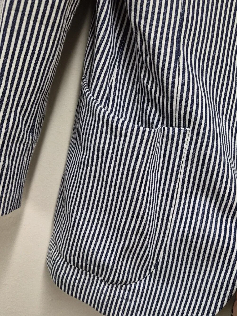 Eleventy Navy and White Striped Seersucker Blazer Size 48